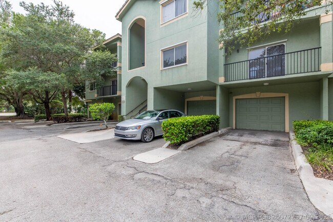 Photo - 350 Crestwood Cir Unit 203