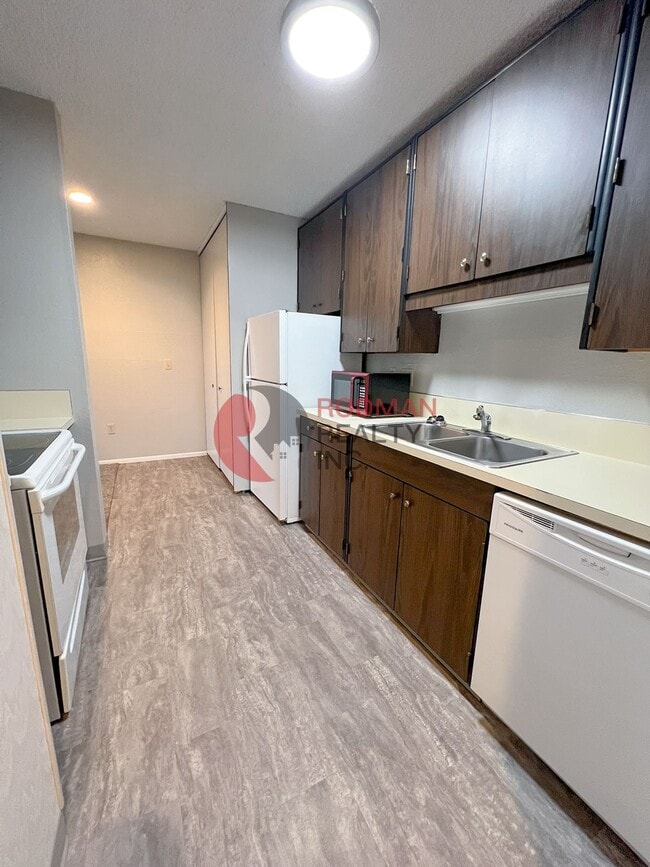 Photo - Evergreen Terrace South