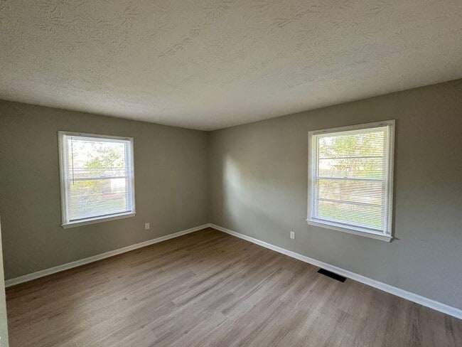 Photo - 105 Aster Pl