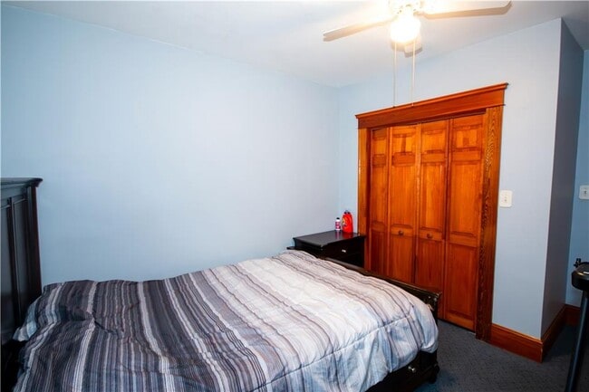 Photo - 140 Hamilton St