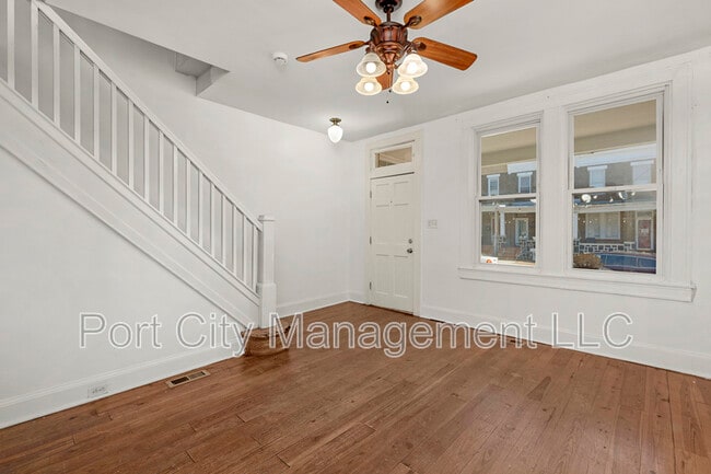 Photo - 438 Cornwall St