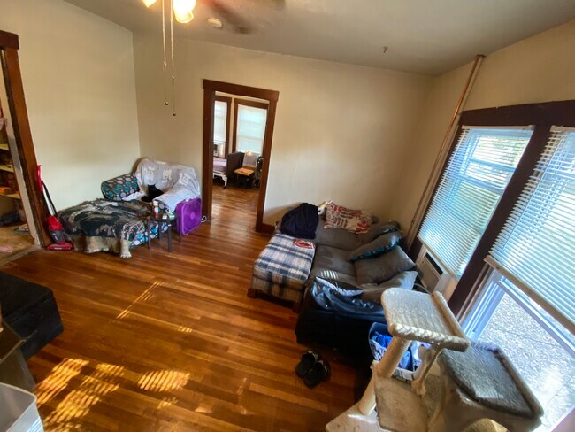 Photo - 1630 Humboldt St