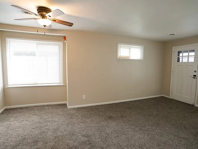 Building Photo - Charming and Move-In Ready Bungalow!