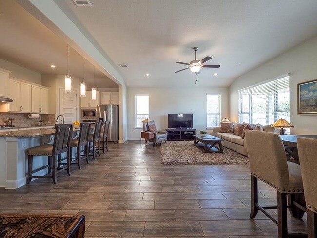 Building Photo - 14900 Via Del Corso Dr