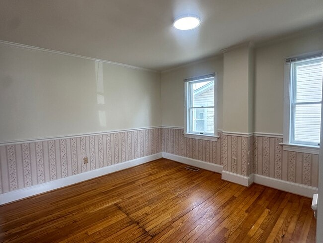 Photo - 18 W Whitlock Ave