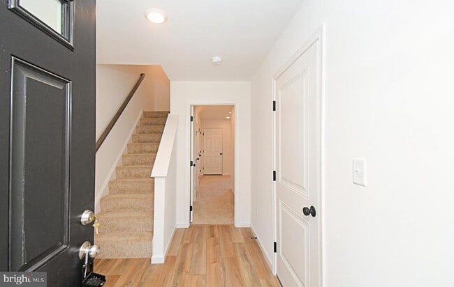 Photo - 114 Kuechler Ct