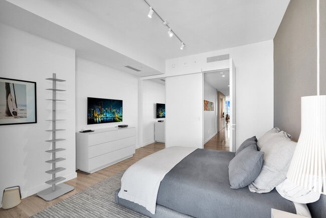 Building Photo - 18975 Collins Ave Unit # 5303 Rental