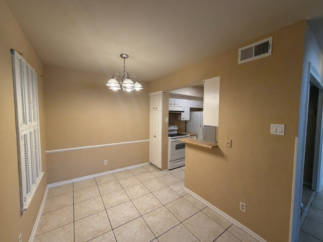 Photo - 170 De Chantle Rd Unit 205