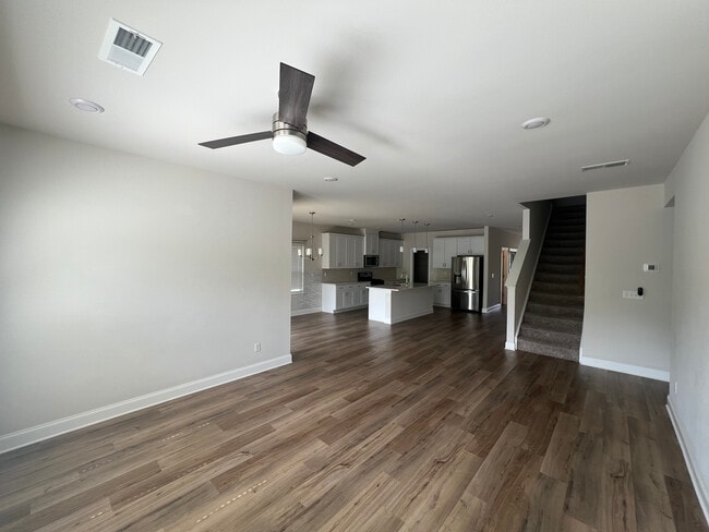 Photo - 1095 Holland Ridge Way