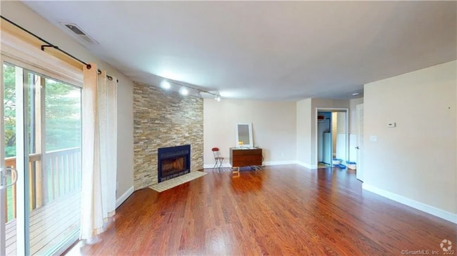 Building Photo - 14 Ingall St Rental