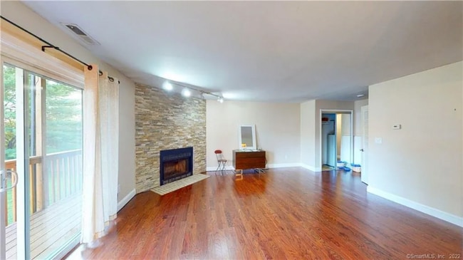 Photo - 14 Ingall St Unit Apt B3