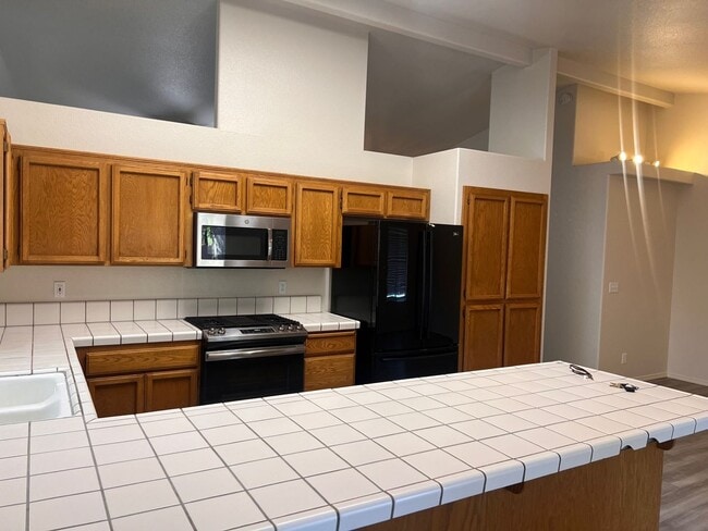 Photo - 4 Bedroom Home With Pool!