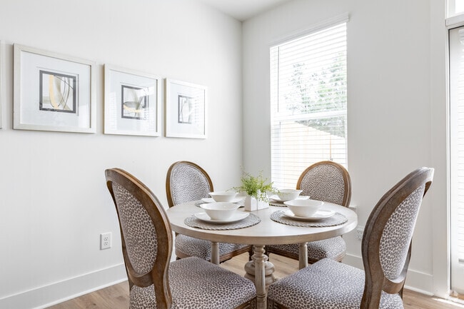 3BR, 2.5BA - 1911SF (Crestford) Dining Room - Vaughn Townhomes