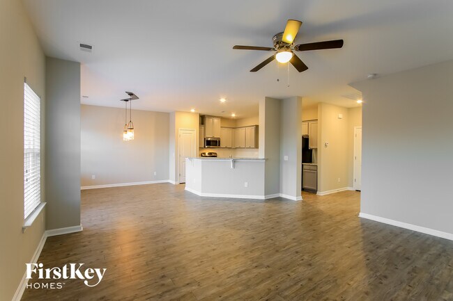 Photo - 820 Redbud Ln