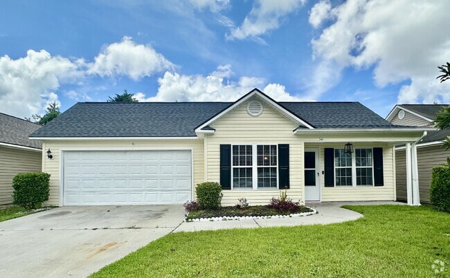 Building Photo - Three Bedroom Updated Single Level Home in...