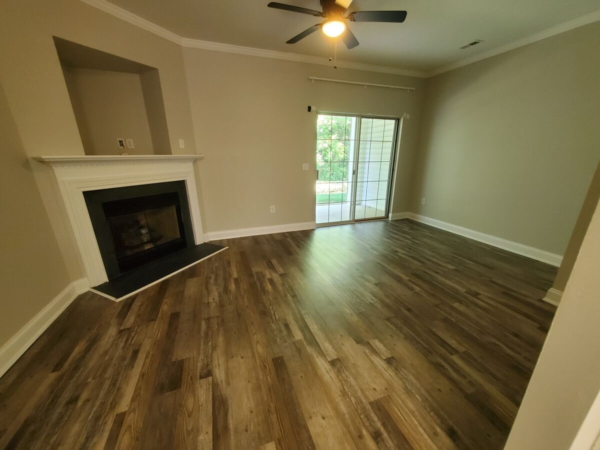 Beautiful 2BR Townhome in University City with Dual En-Suite Bedrooms - Beautiful 2BR Townhome in University City with Dual En-Suite Bedrooms