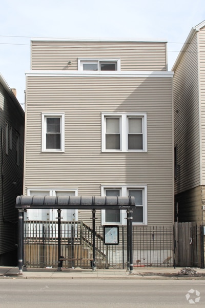 Building Photo - 2455 N Ashland Ave Unit 3 Rental