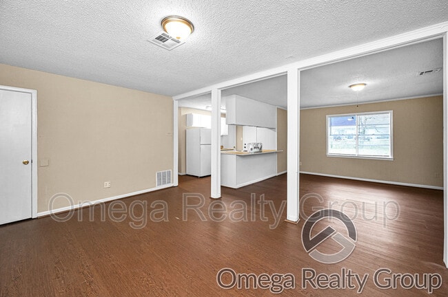 Photo - 217 Clubview Dr