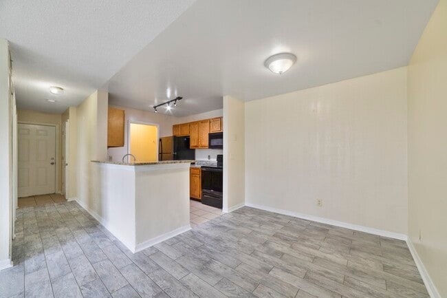 Photo - 6190 Westgate Dr Unit Apt 103
