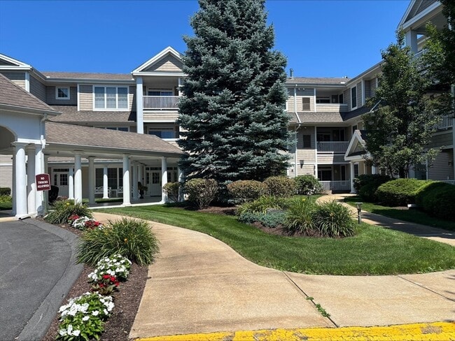 Building Photo - 1214 Emerald Ct Unit 1214
