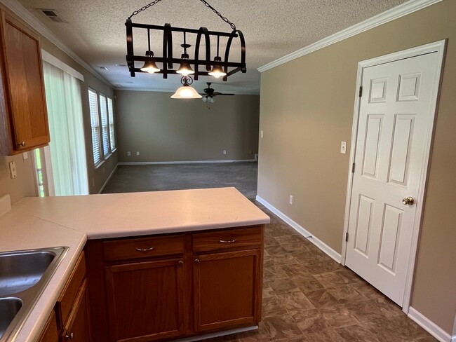 Photo - 10410 Pickerel Ln