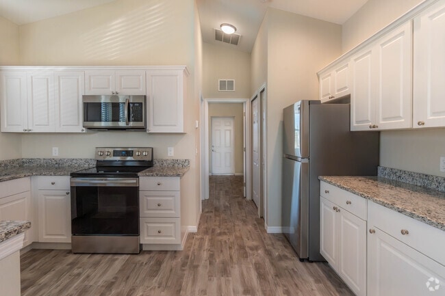 1BR, 1BA - 850SF Kitchen