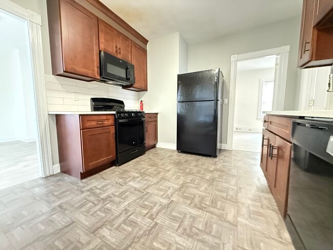 Photo - 76 Antwerp St Unit 1