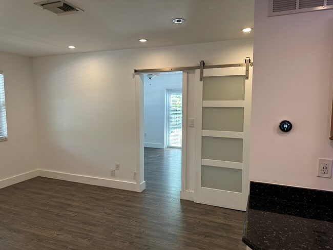 Photo - 1008 NE 11th St Unit Front  1008