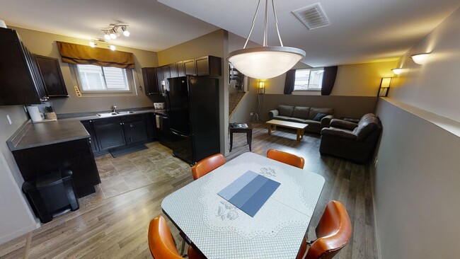 Photo - 11202 75a Ave