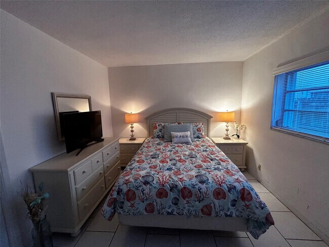 Photo - 4630 Poinciana St Unit 1C