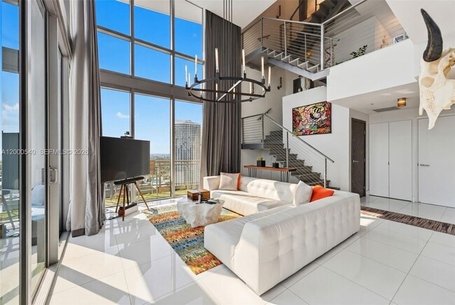 Building Photo - 90 SW 3rd St Unit PH-12