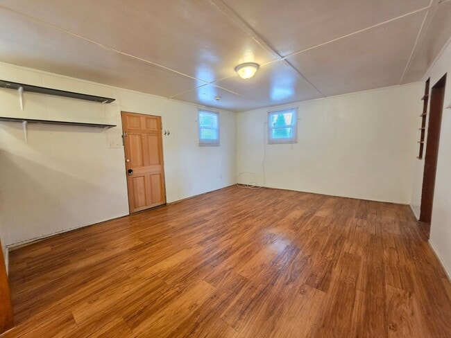 Photo - 911-915 Broadway Unit 915