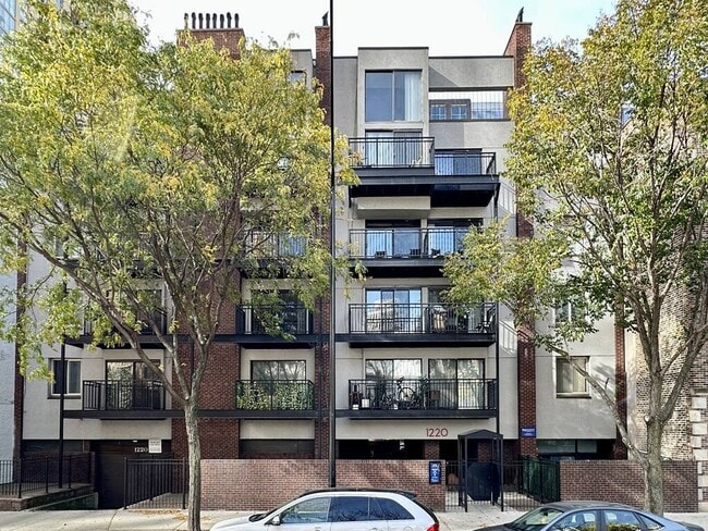 Photo - 1214 N La Salle Dr Unit J08P