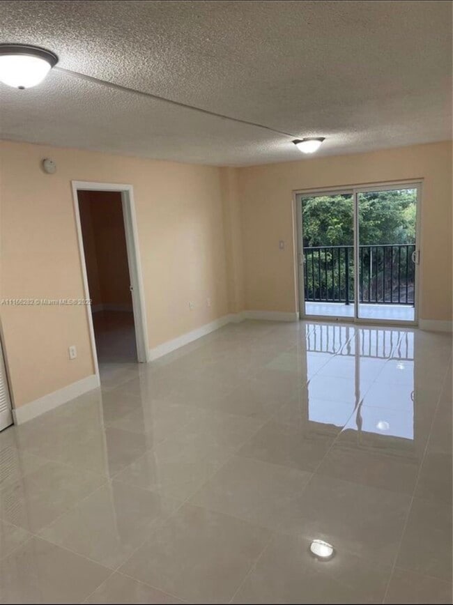 Photo - 4801 NW 7th St Unidad 407 16