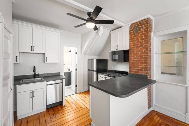 Photo - 35 Saratoga Ave