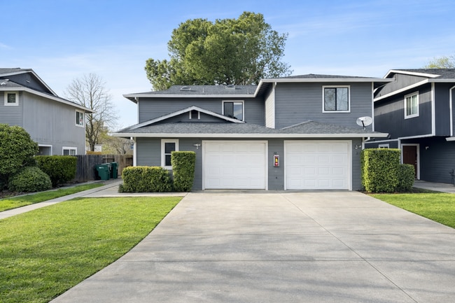 Photo - Huge Three Bedroom Townhouse with Garage and Backyard! Unit 48-1