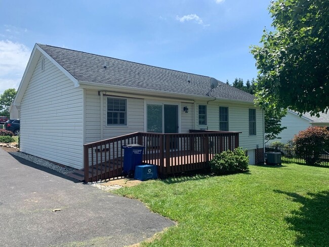 Photo - 3 BR 2 BA Cottage