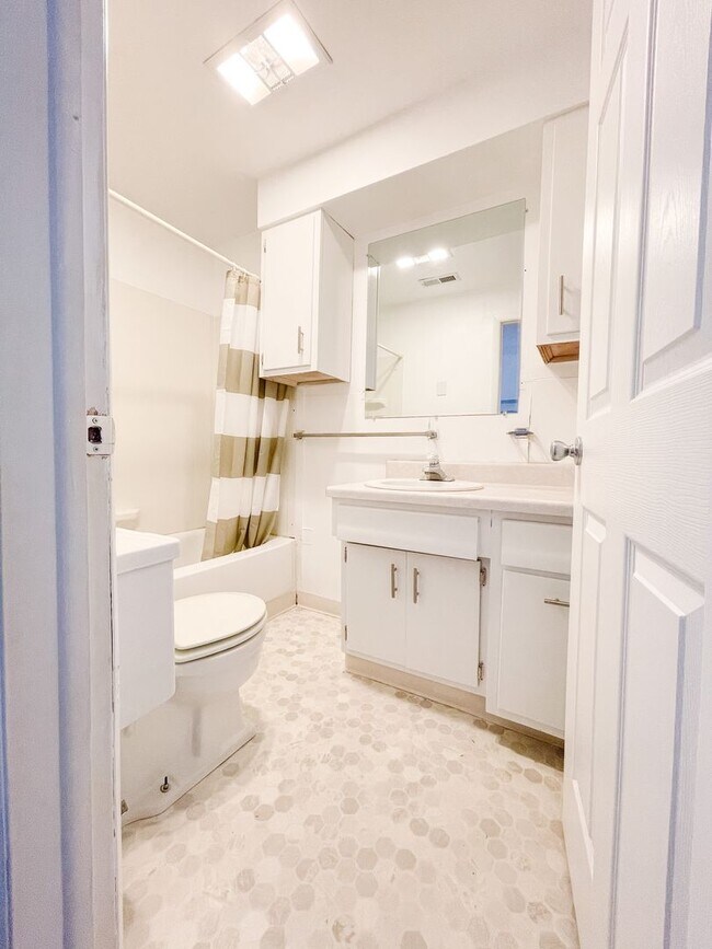 Photo - 305 S Manning Ave Unidad 305 1/2