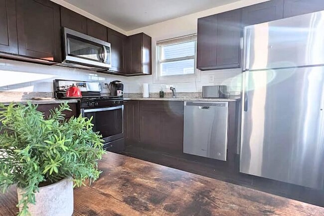 Photo - 108 Gotthart St