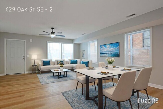 Photo - 629 SE Oak St Unit 2