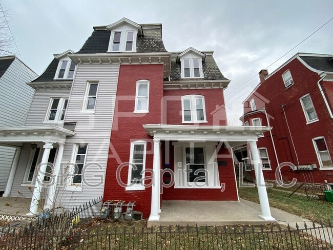 Building Photo - 254 Roosevelt Ave Unit 1