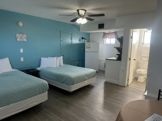 Photo - 147 Ashworth Ave