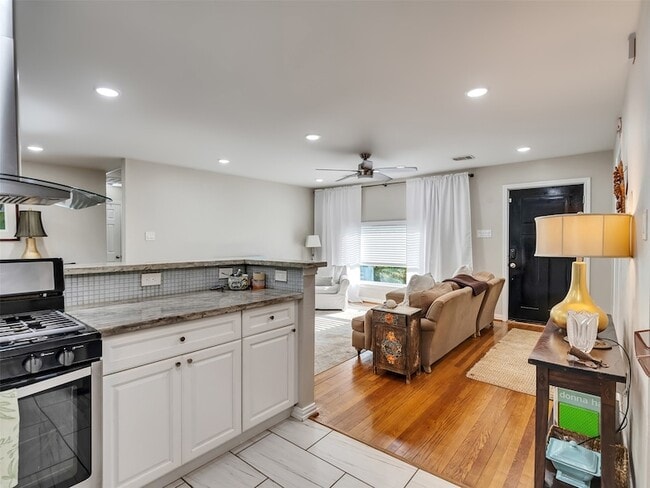 Photo - 10309 Chesterfield Dr