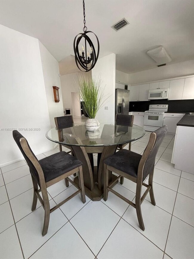 Photo - 11690 Briarwood Cir