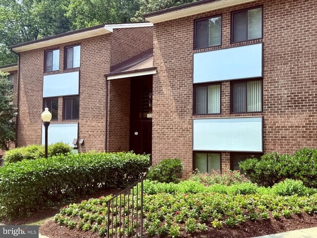 Photo - 1520 Northgate Square Apartment Unit 11B