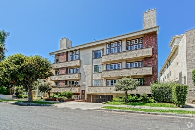 Building Photo - NICELY REMODELED, 2BR2.5BA, 1700 SQ FT CON... Rental