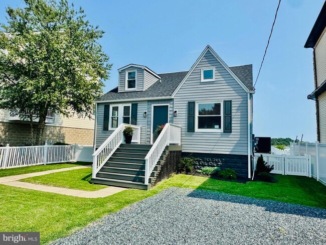 Building Photo - 9135 Cuckold Point Rd