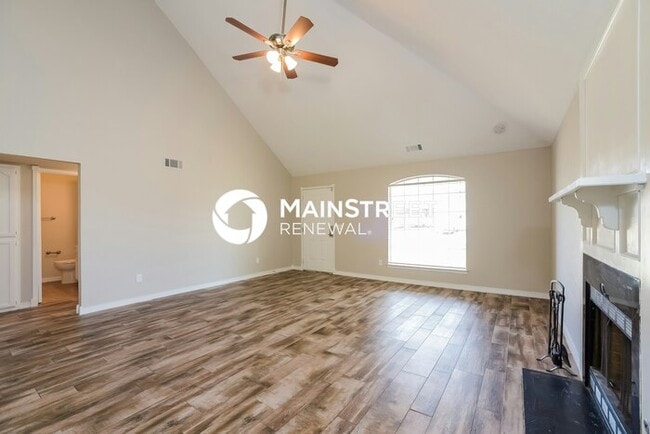 Photo - 4 Bedroom Pet-Friendly Home in MOORE, OK with Main Street Renewal