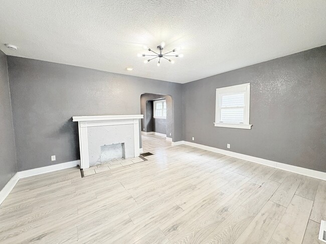 Photo - 932 Waverly Ave