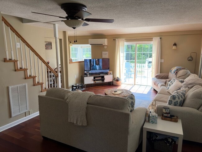 Photo - 723 Sedge Garden Rd